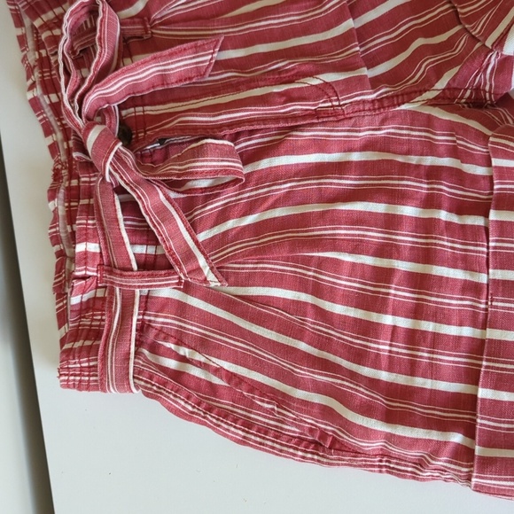 American Eagle Red Striped Belt Linen Shorts - Picture 3 of 6